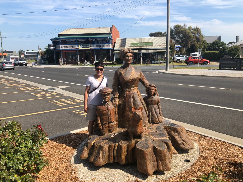 Mallie blending in with the locals along the Eplanade at Lakes Entrance